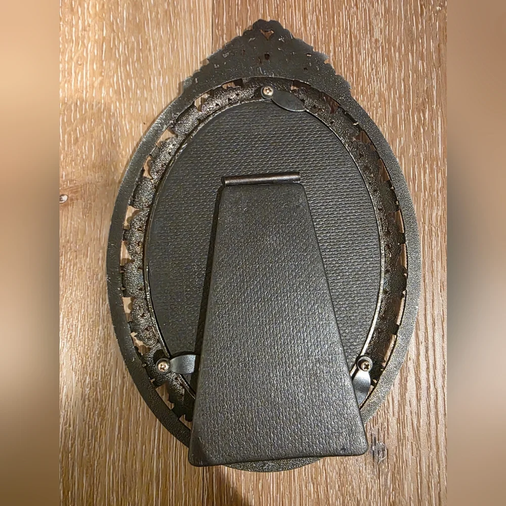 Ornate Silver Oval Photo Frame - Picture 3 of 3